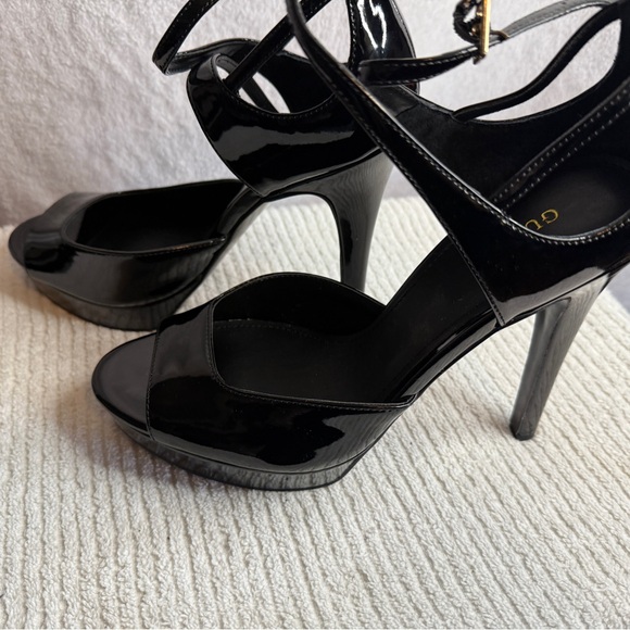 Brand new Guess black high heel - Picture 3 of 9